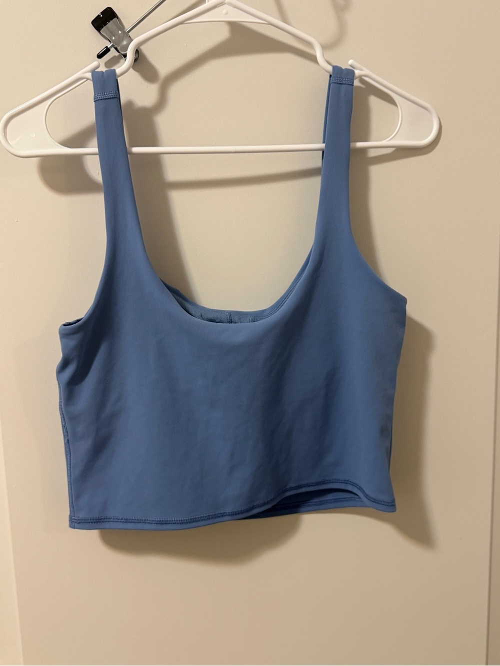 Vuori Blue Scoop Neck Cropped Tank - Picture 2 of 3